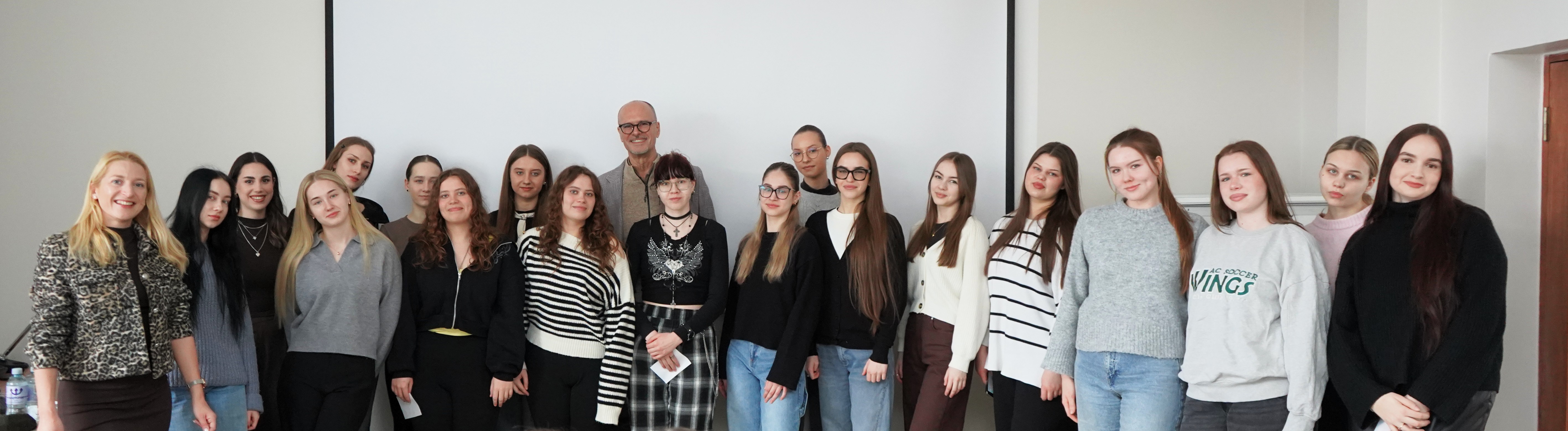 Discover the World: Amber Job Shines at Kaunas Erasmus Event!